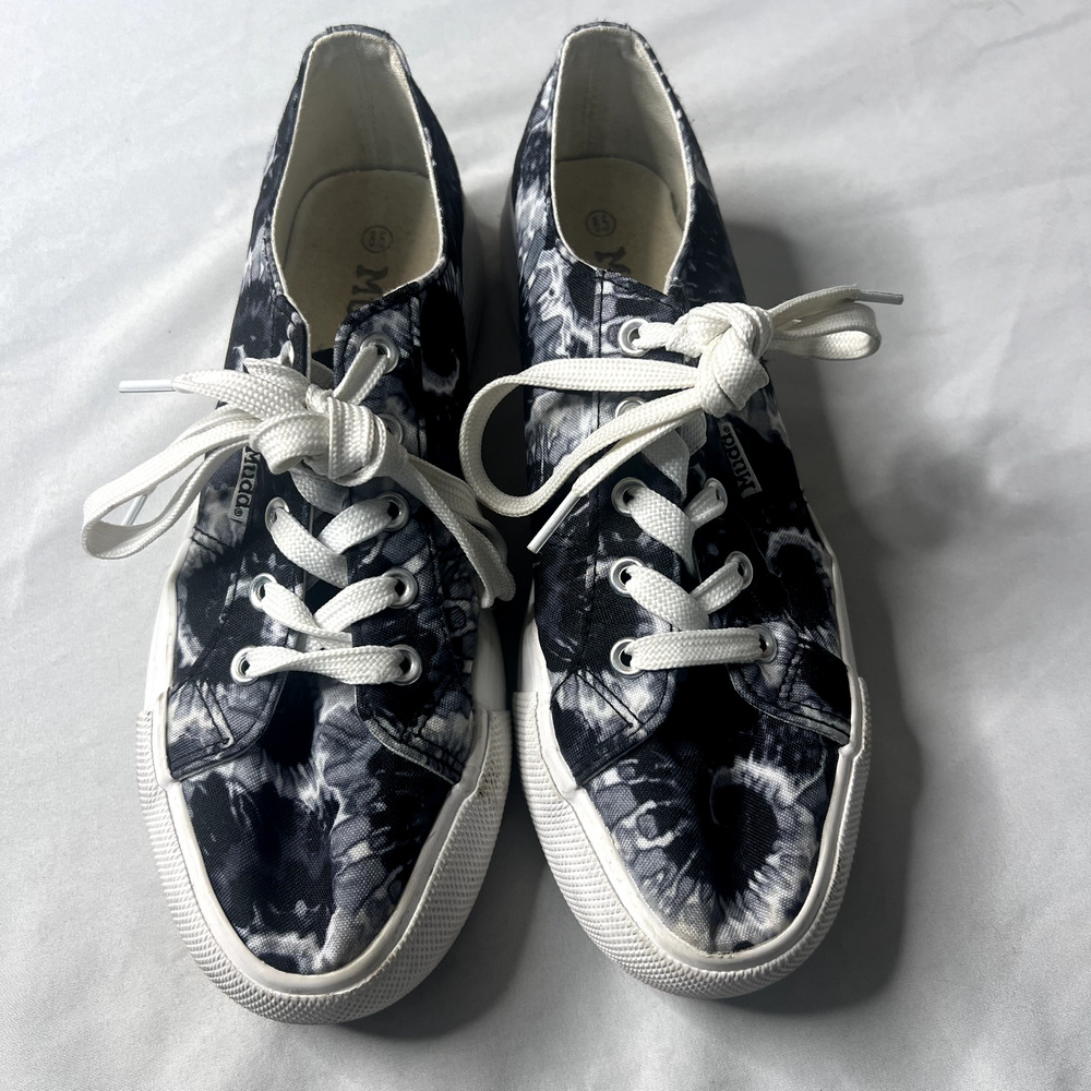 Mudd Tennis Shoes Womens Size 8.5 Animal Print Tie‎ Die Tie Flat Tennis Shoes